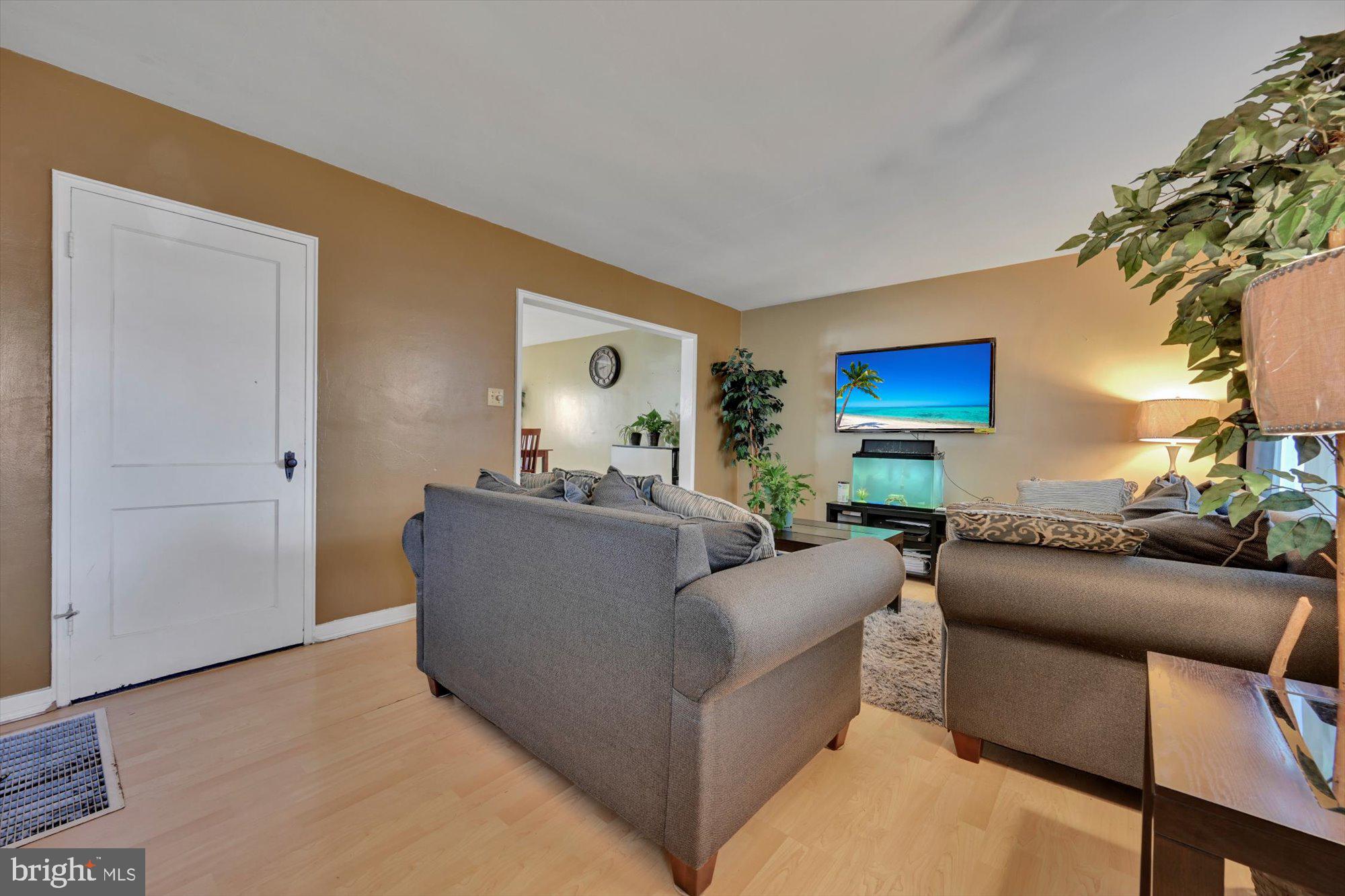 210 Sycamore Road Reading, PA 19611 - Photo 4 of 15