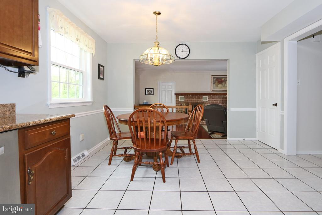 711 Brainerd Road Exton, PA 19341 - Photo 12 of 38 Kitchen eating area