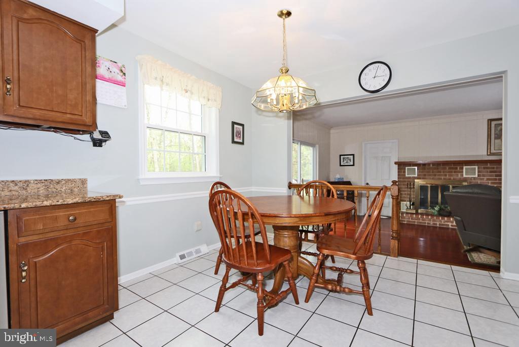 711 Brainerd Road Exton, PA 19341 - Photo 13 of 38 Kitchen Eating Area looking into Family Room