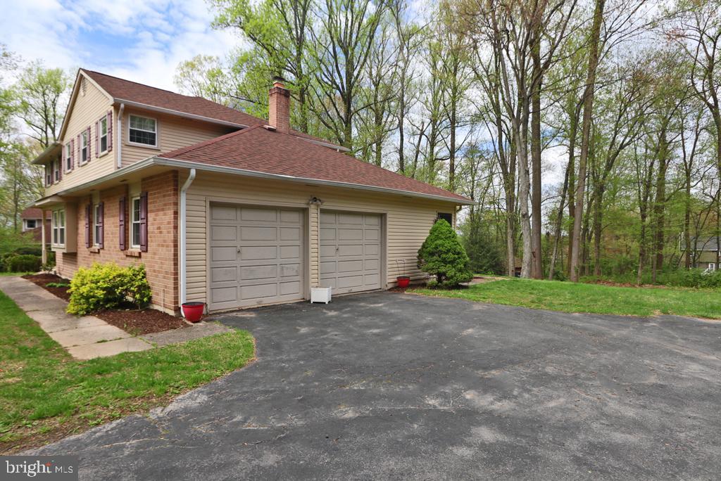 711 Brainerd Road Exton, PA 19341 - Photo 4 of 38 2 car attached garage