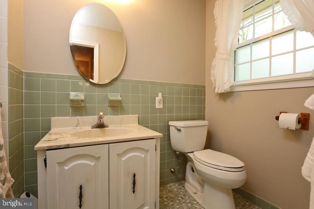 711 Brainerd Road Exton, PA 19341 - Photo 33 of 38 Master Bathroom