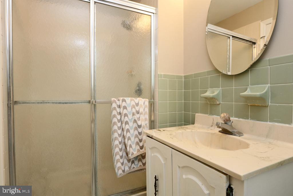 711 Brainerd Road Exton, PA 19341 - Photo 34 of 38 Master Bathroom