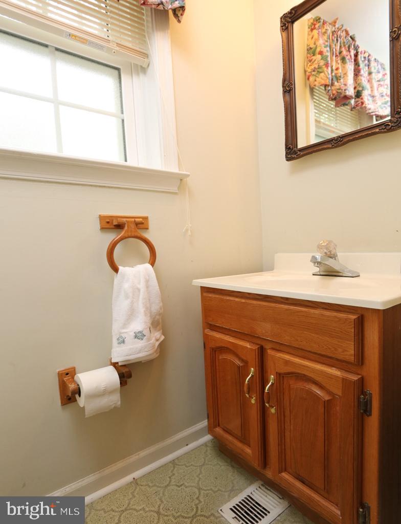 711 Brainerd Road Exton, PA 19341 - Photo 38 of 38 Half Bathroom on first floor.