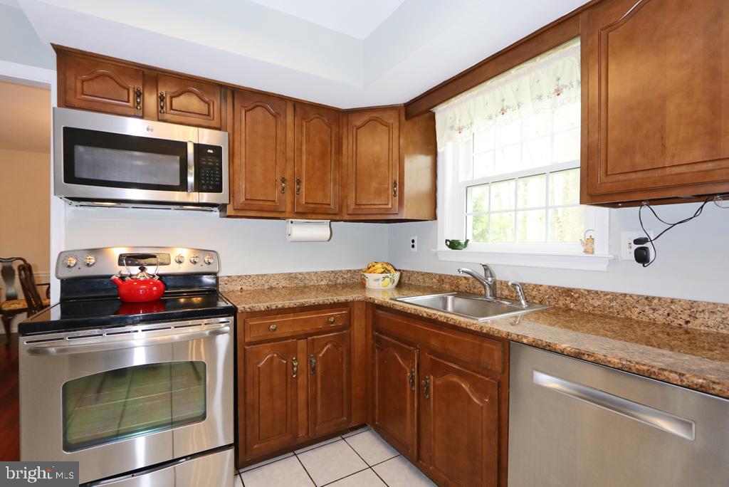 711 Brainerd Road Exton, PA 19341 - Photo 10 of 38 Stainless Steel Appliances in Kitchen