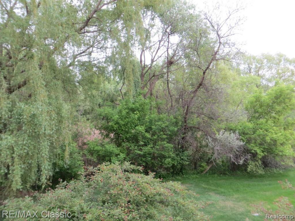 2065 Rochelle Park Drive Rochester Hills, MI 48309 - Photo 17 of 17