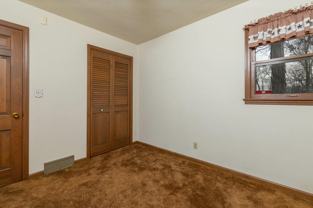 9435 Forest Preserve Road Rockton, IL 61072 - Photo 17 of 30 Gallery Image 17