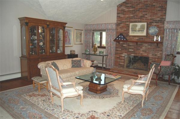 550 Marrett Road Lexington, MA 02421 - Photo 4 of 14 a view of a dining room with furniture