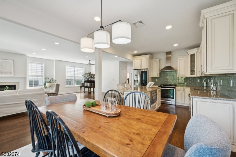 201 Monroe Court Whippany, NJ 07981 - Photo 11 of 36