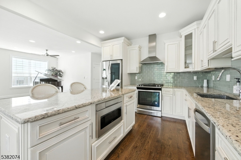 201 Monroe Court Whippany, NJ 07981 - Photo 12 of 36