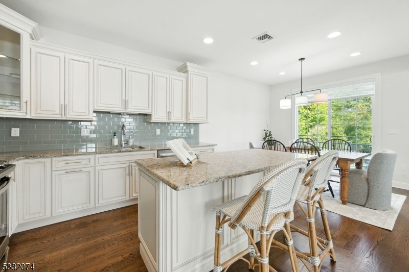 201 Monroe Court Whippany, NJ 07981 - Photo 13 of 36