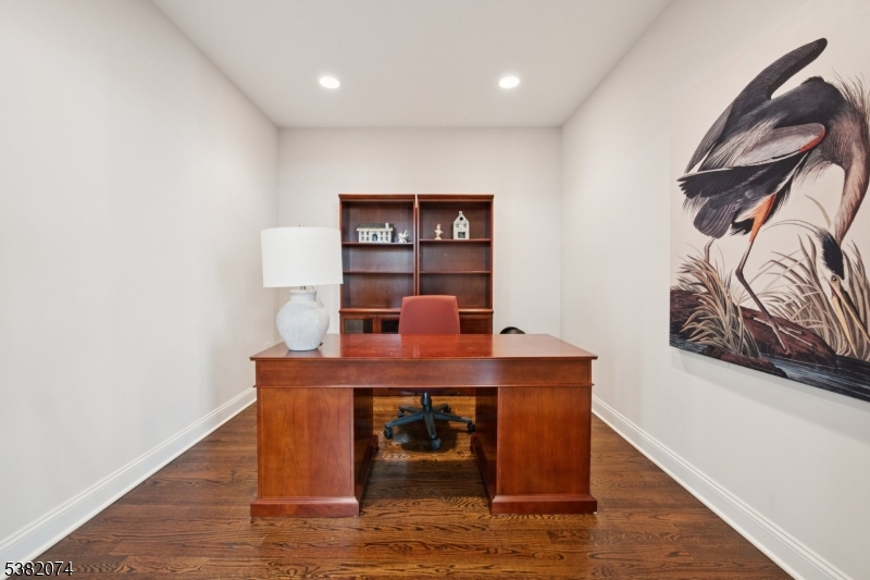 201 Monroe Court Whippany, NJ 07981 - Photo 16 of 36