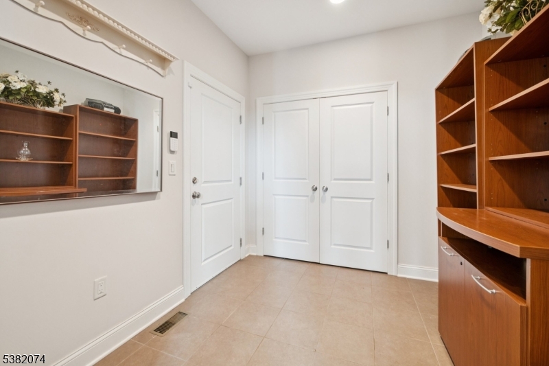 201 Monroe Court Whippany, NJ 07981 - Photo 17 of 36