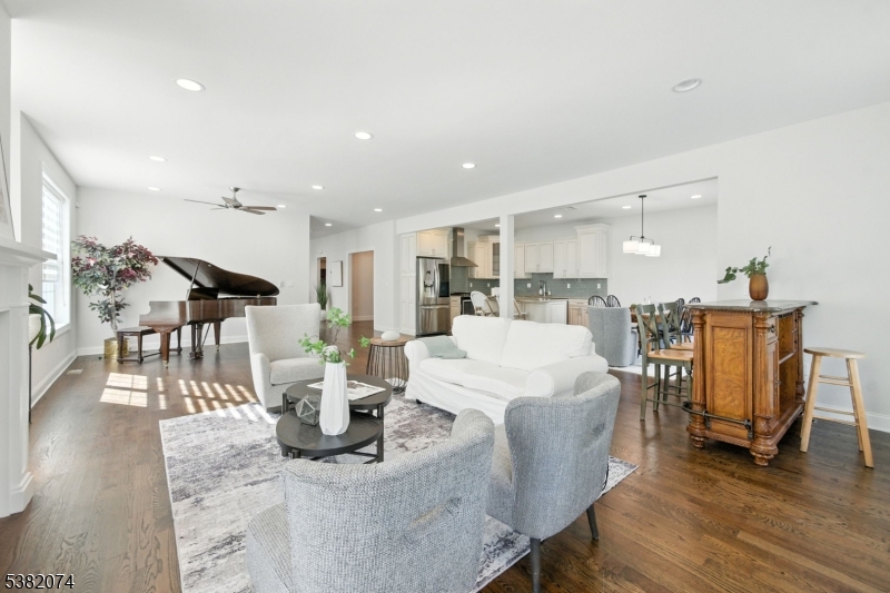 201 Monroe Court Whippany, NJ 07981 - Photo 6 of 36