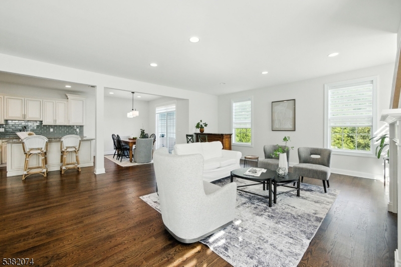 201 Monroe Court Whippany, NJ 07981 - Photo 7 of 36