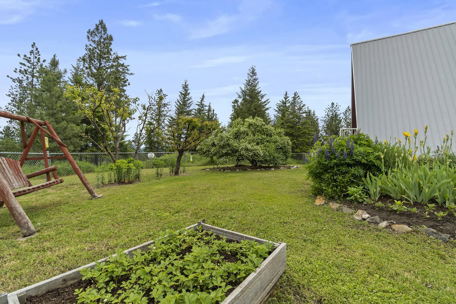 14220 East Tallman Road Chattaroy, WA 99003 - Photo 28 of 36 Gallery Image 28