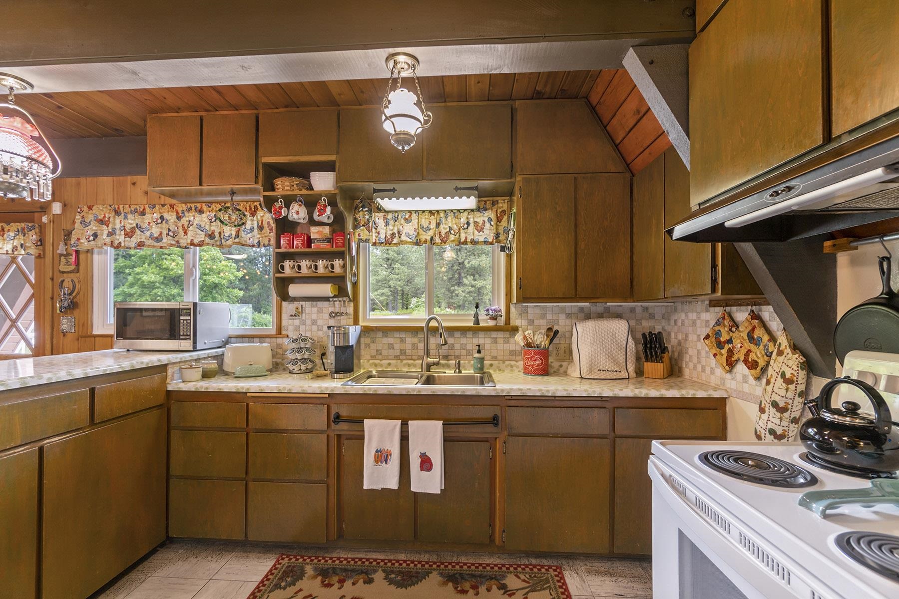 14220 East Tallman Road Chattaroy, WA 99003 - Photo 5 of 36 Gallery Image 5
