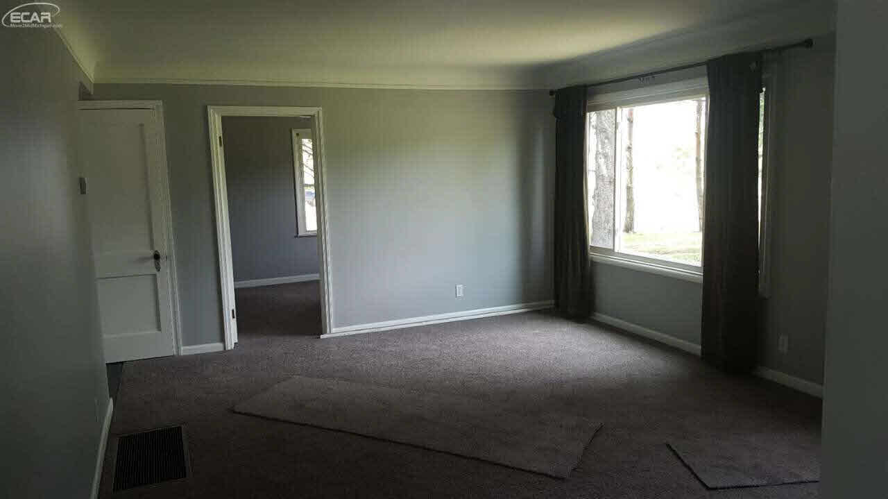 11208 Davison Road Davison, MI 48423 - Photo 11 of 17 21210459-10.JPG