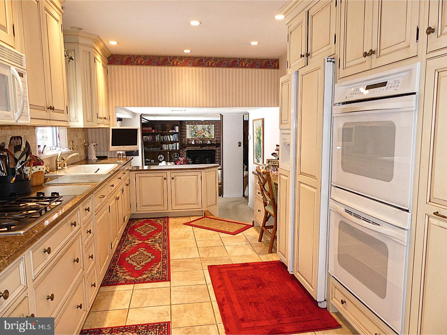 1626 Farr Road Wyomissing, PA 19610 - Photo 12 of 24 Kitchen