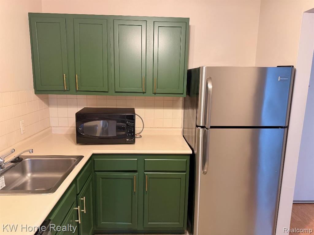 32005 West 12 Mile Road, Unit 204 Farmington, MI 48334 - Photo 8 of 13