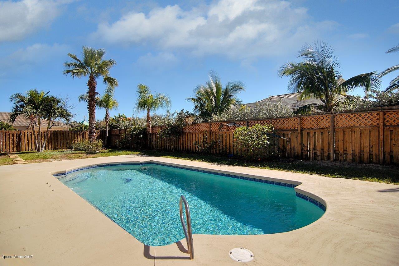 401 Rio Villa Boulevard Melbourne, FL 32903 - Photo 15 of 19 pool west (9)