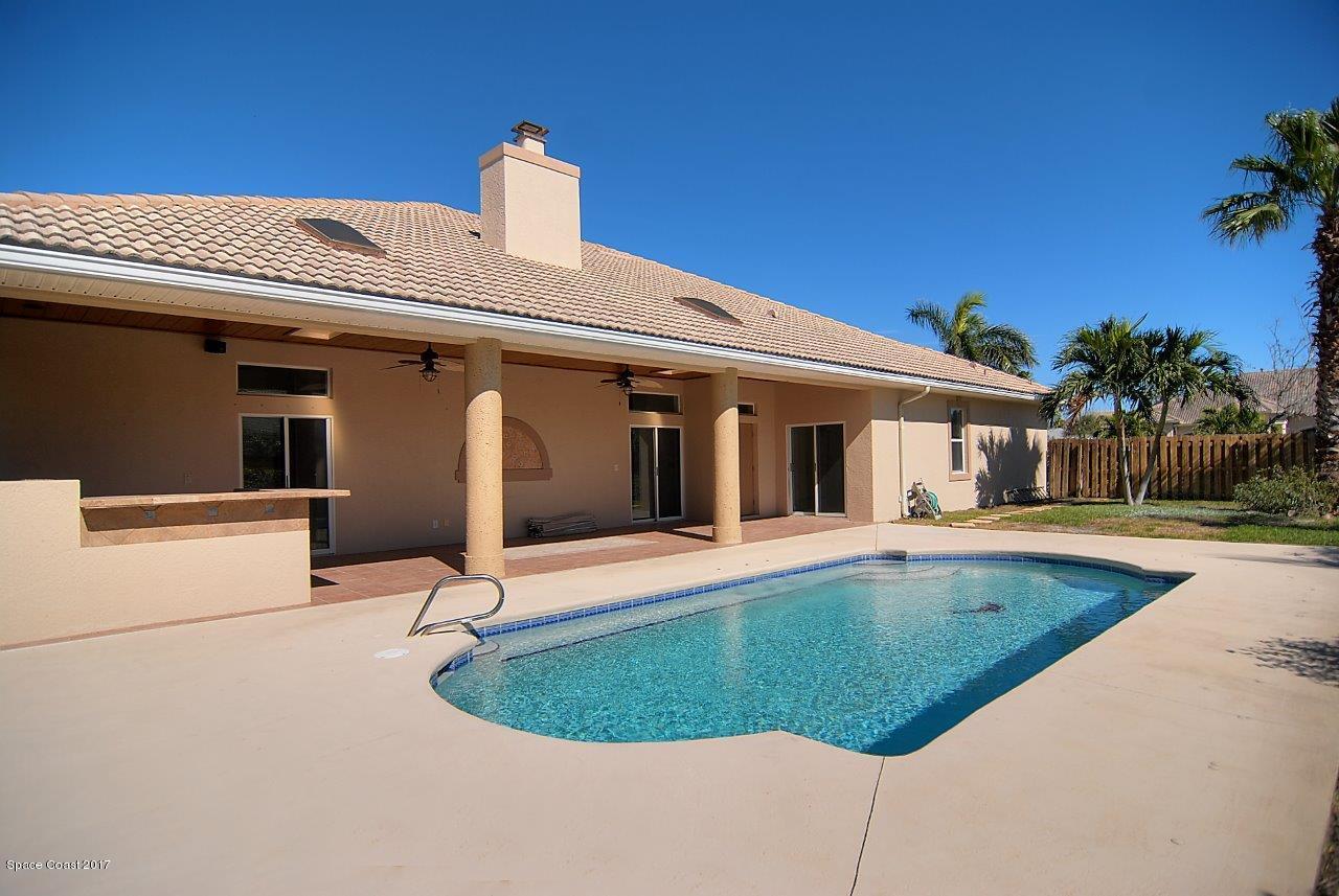 401 Rio Villa Boulevard Melbourne, FL 32903 - Photo 17 of 19 pool east (9)
