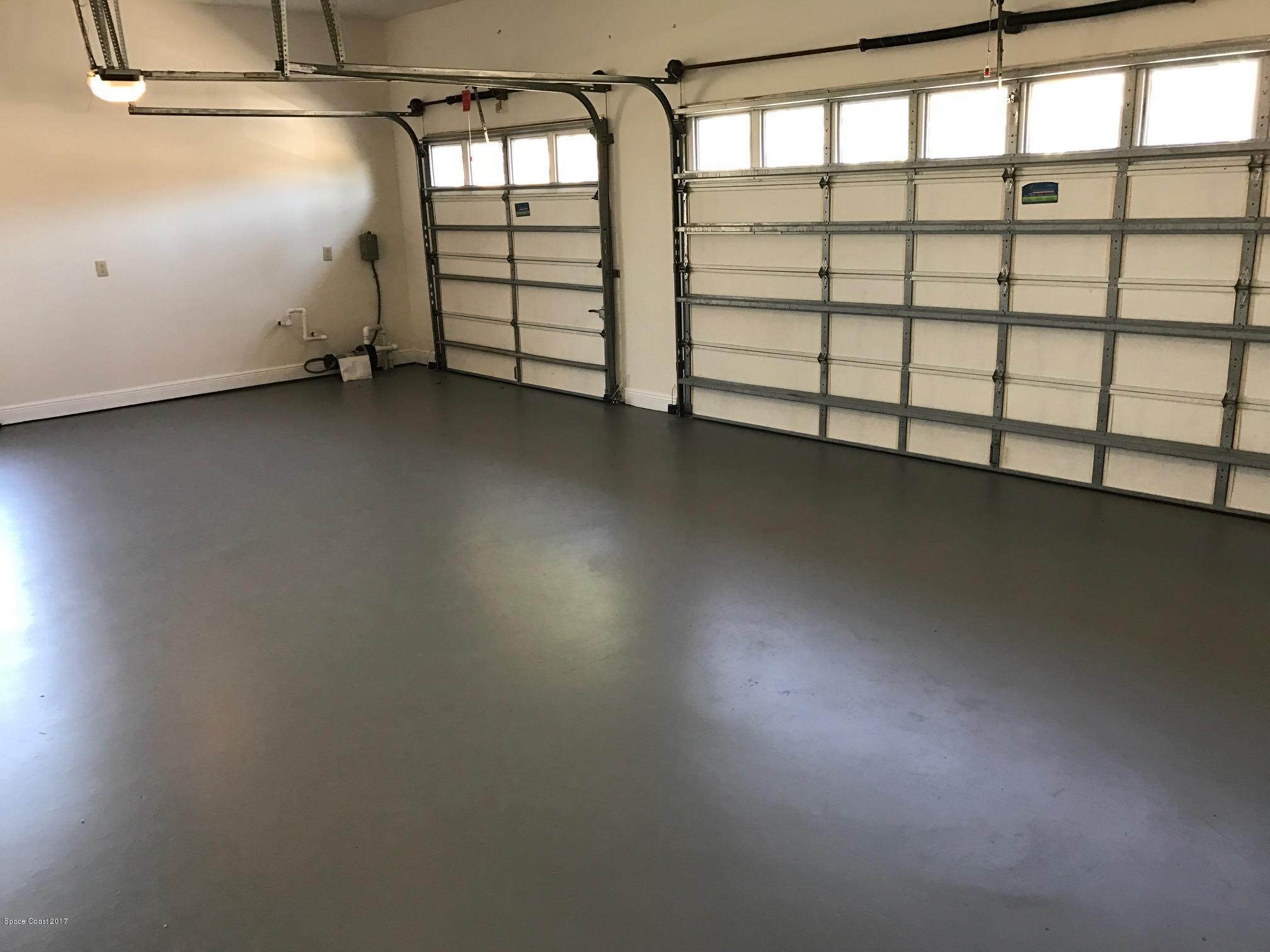 401 Rio Villa Boulevard Melbourne, FL 32903 - Photo 19 of 19 garage2
