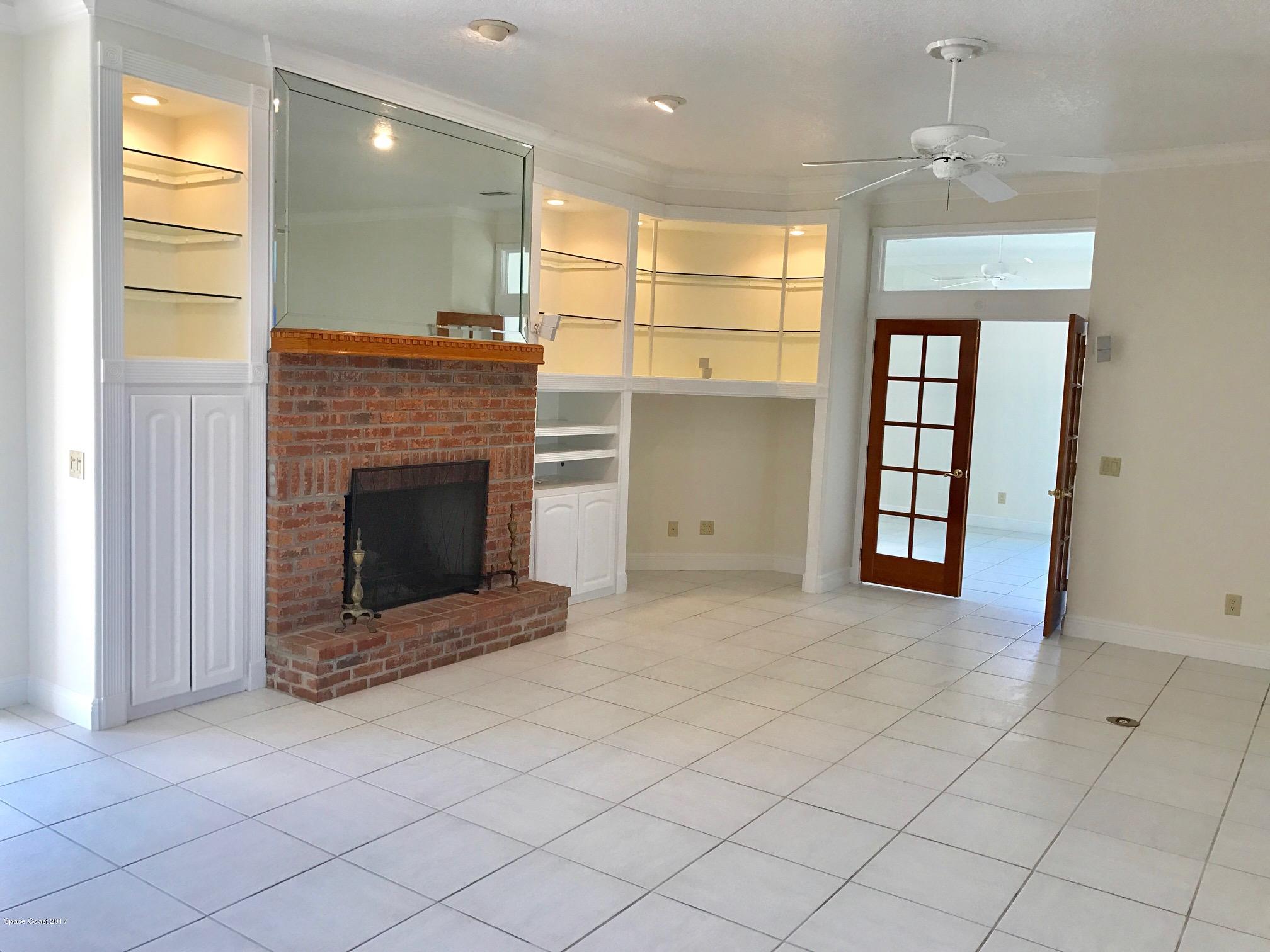 401 Rio Villa Boulevard Melbourne, FL 32903 - Photo 7 of 19 close side fireplace