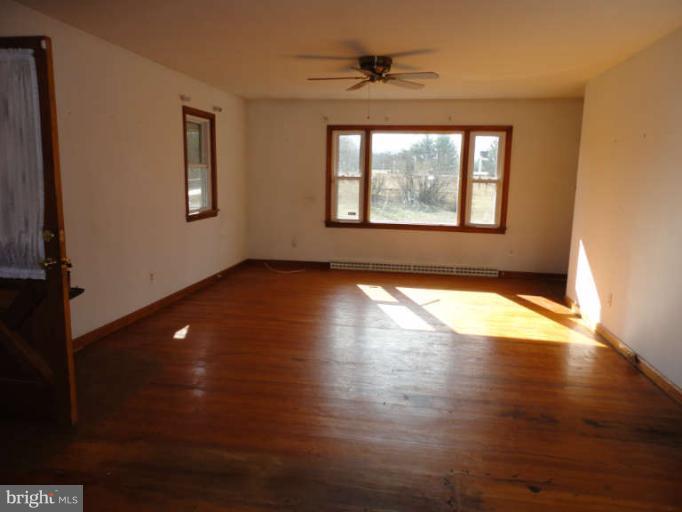 10170 Berry Road Waldorf, MD 20603 - Photo 4 of 28 Living Room