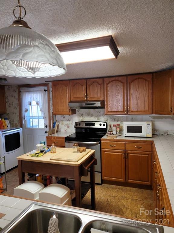 305 Old Barn Road Iron Station, NC 28080 - Photo 6 of 17 Gallery Image 6