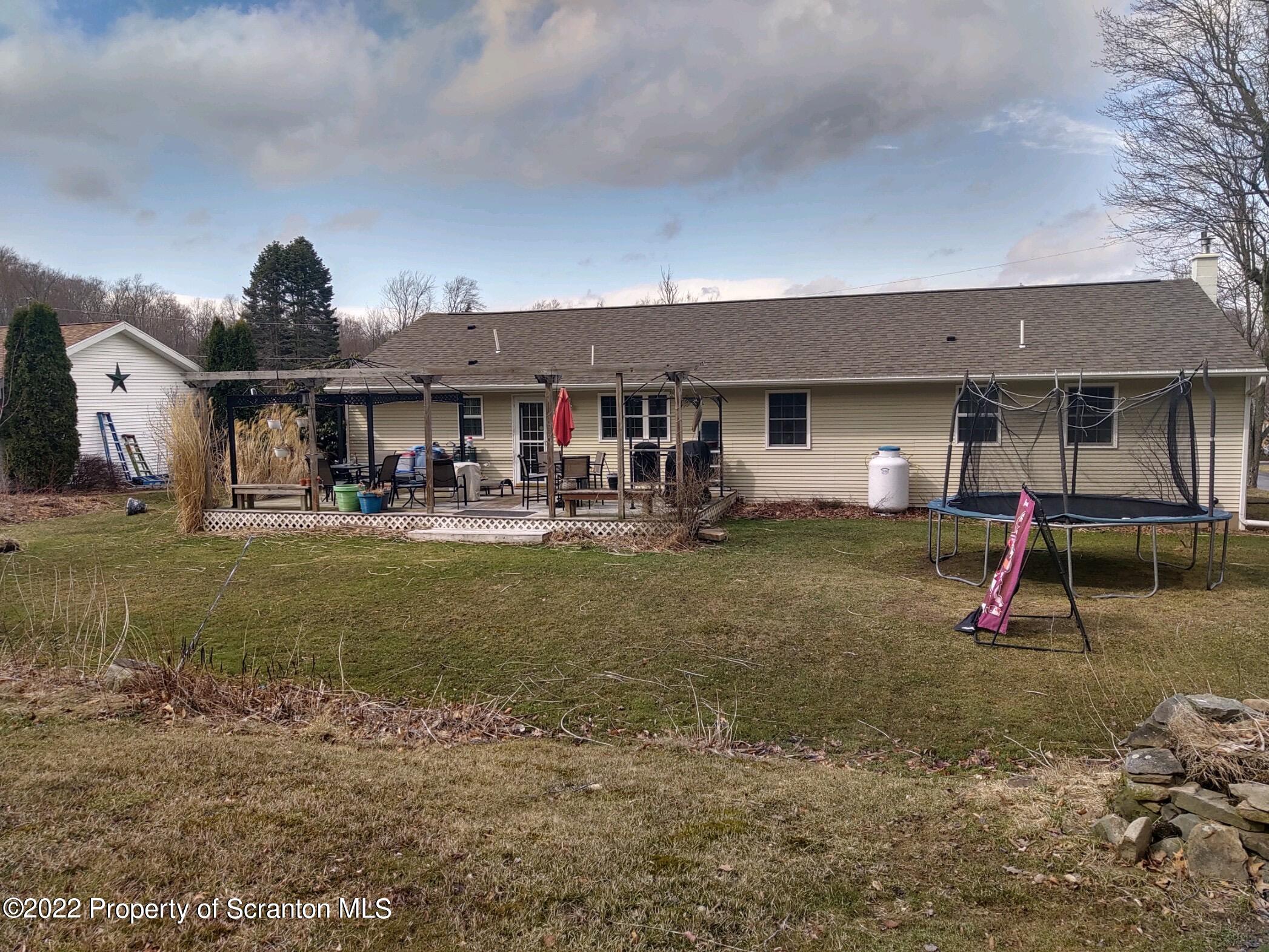 201 T Rt 351 Moscow, PA 18444 - Photo 4 of 23 Gallery Image 4