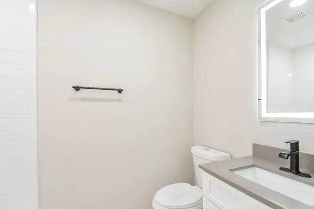 $2,140 | 2010 24th Avenue North, Nashville, TN 37208