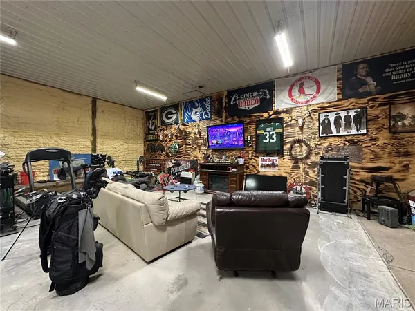 $429,000 | 3825 Highway Ee Owensville Mo 65066, Owensville, MO 65066