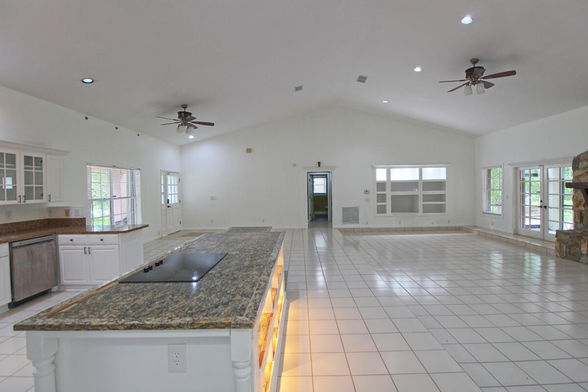 10690 Barn Road Lake Worth, FL 33449 - Photo 15 of 39 IMG_0207_8_9