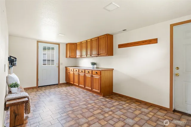 $549,944 | 2958 Highway 12, Silver Creek, WA 98585