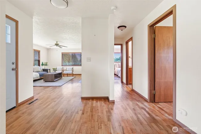 $549,944 | 2958 Highway 12, Silver Creek, WA 98585