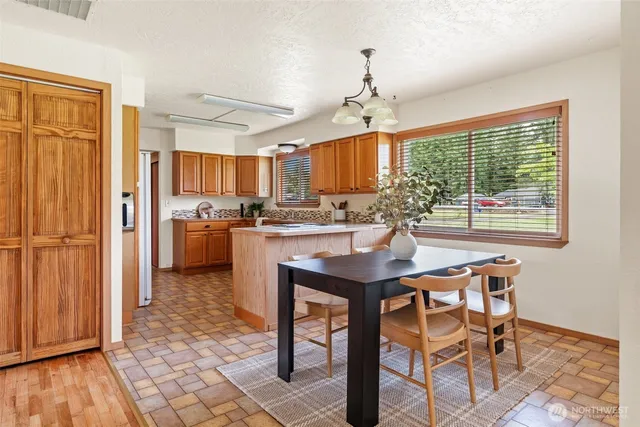 $549,944 | 2958 Highway 12, Silver Creek, WA 98585