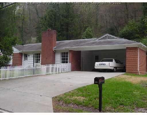 727 Chappell Road Charleston, WV 25304 - Photo 1 of 7 Exterior Front.
