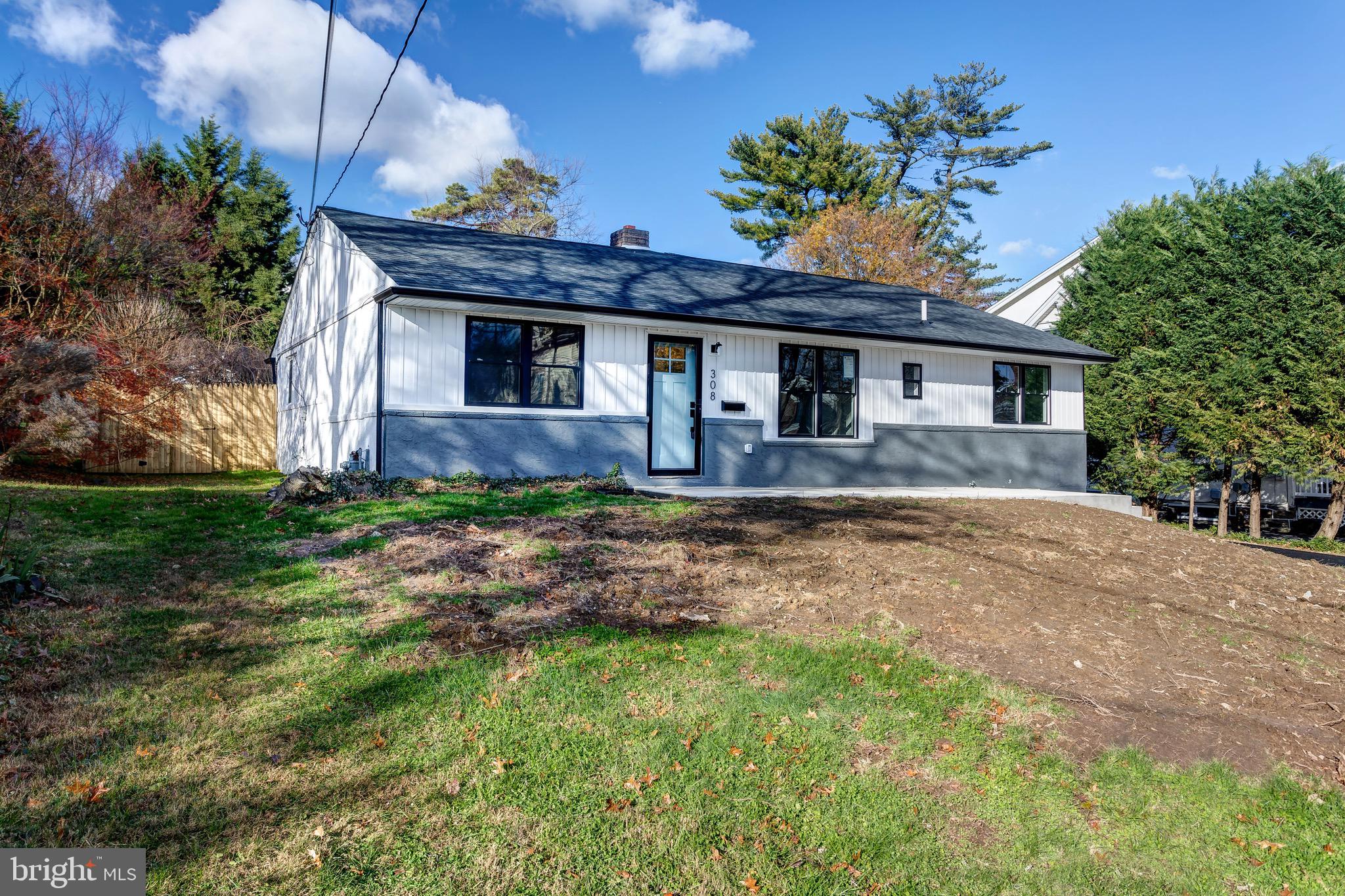 308 Lenox Road Havertown, PA 19083 - Photo 3 of 30