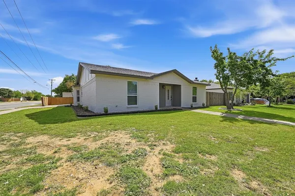 $269,900 | 6656 Starnes Road, Watauga, TX 76148