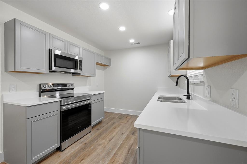 6656 Starnes Road Watauga, TX 76148 - Photo 5 of 34