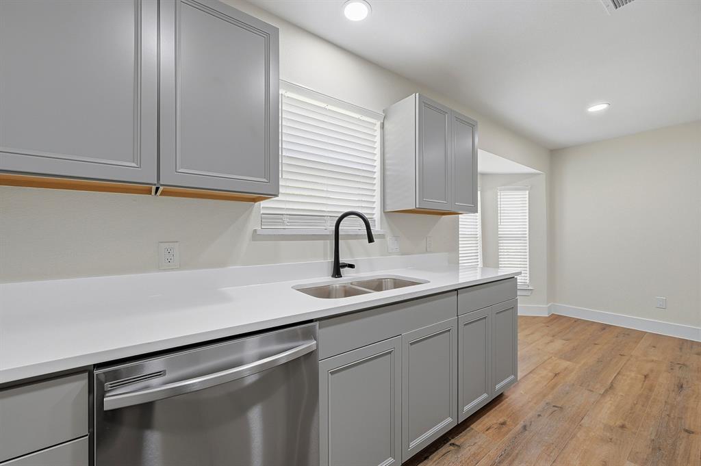 6656 Starnes Road Watauga, TX 76148 - Photo 7 of 34