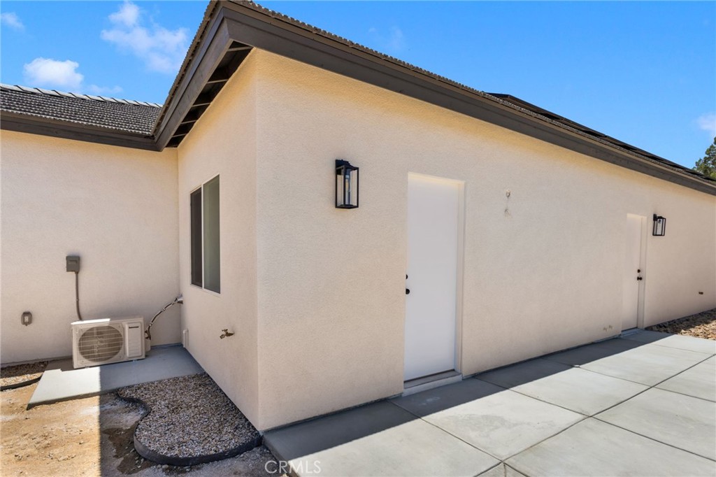 20112 Sahale Road Apple Valley, CA 92307 - Photo 44 of 67 Casita Entrance