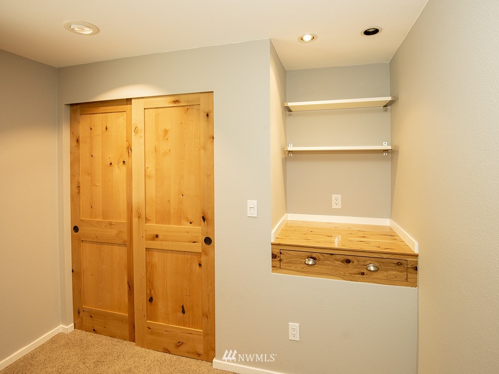 21922 Southeast 255th Place Maple Valley, WA 98038 - Photo 18 of 40