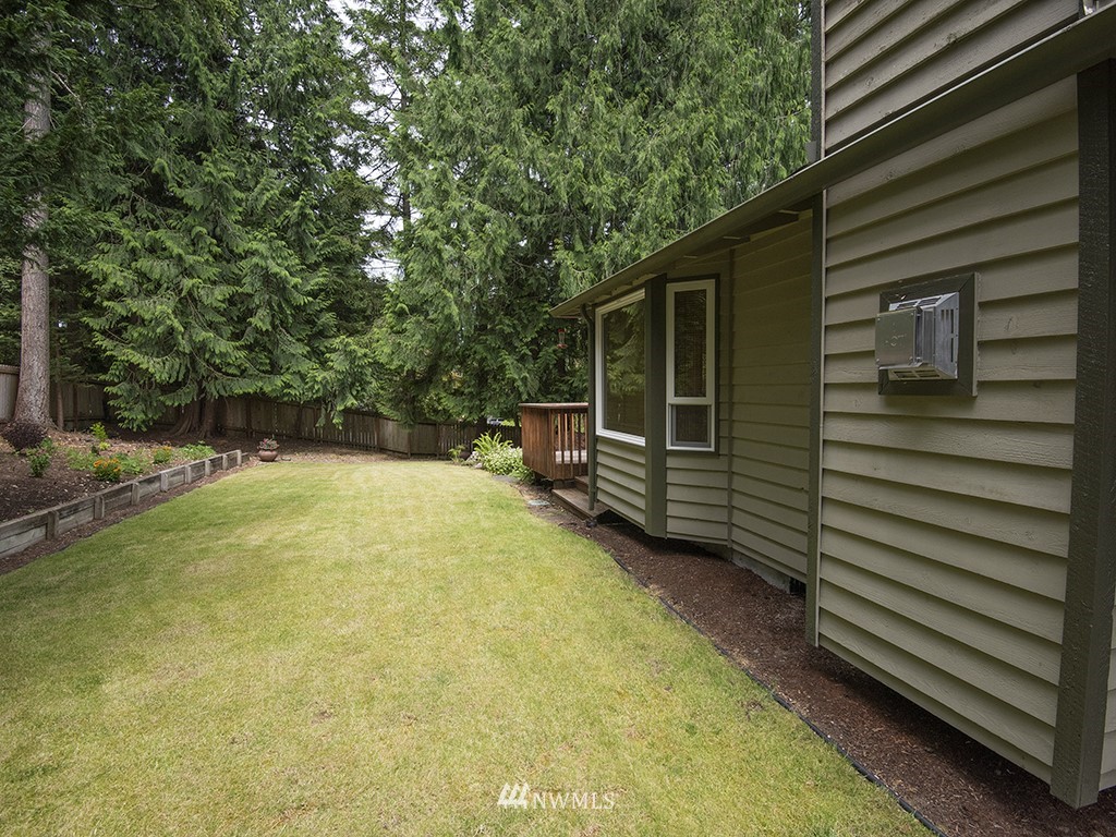 21922 Southeast 255th Place Maple Valley, WA 98038 - Photo 30 of 40 a view of backyard with backyard