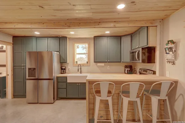 $474,900 | 200 Mosel Road, Harper, TX 78631