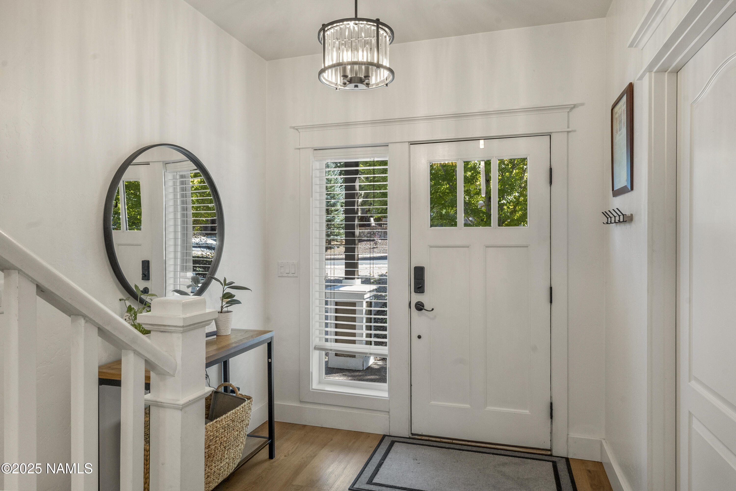 5053 South Topaz Road Flagstaff, AZ 86005 - Photo 4 of 25 a view of a livingroom with furniture