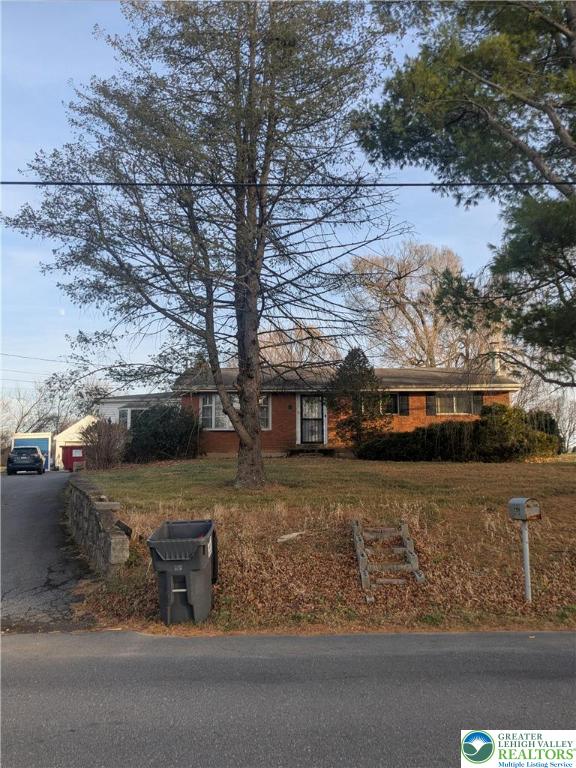 570 Georgetown Road Nazareth, PA 18064 - Photo 3 of 37