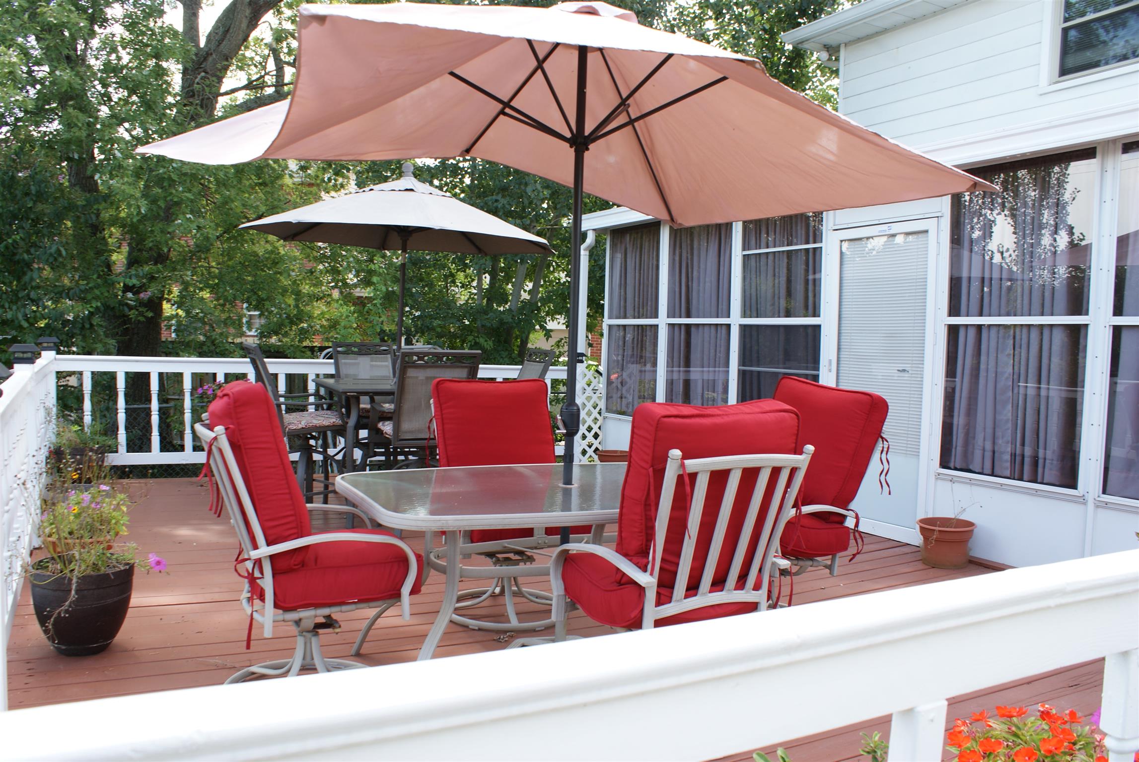 280 Bell Road Nashville, TN 37217 - Photo 17 of 22 Large deck with plenty of seating space