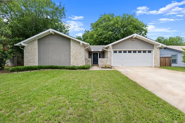 $2,000 | 618 Buckskin Drive, Round Rock, TX 78681