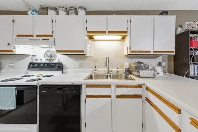 $599,900 | 58560 Kirkwood Road, Mankato, MN 56001